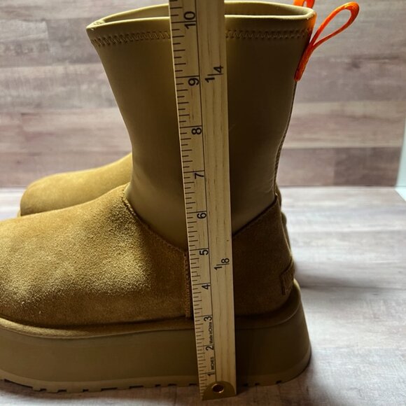 Ugg Women's Chestnut Classic Dipper Platform Boots  Size: 9 - Picture 9 of 12